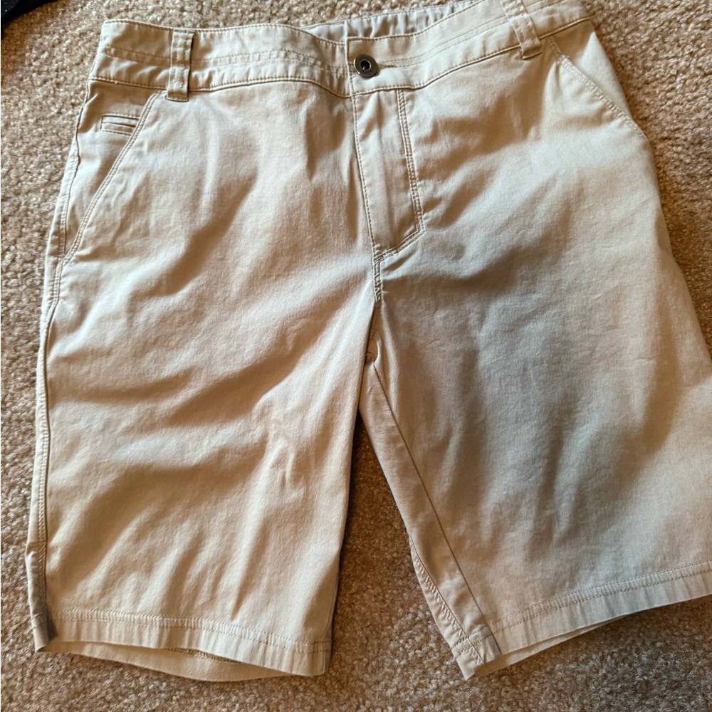 Kuhl Men's Tan hiking 8” shorts sz 30